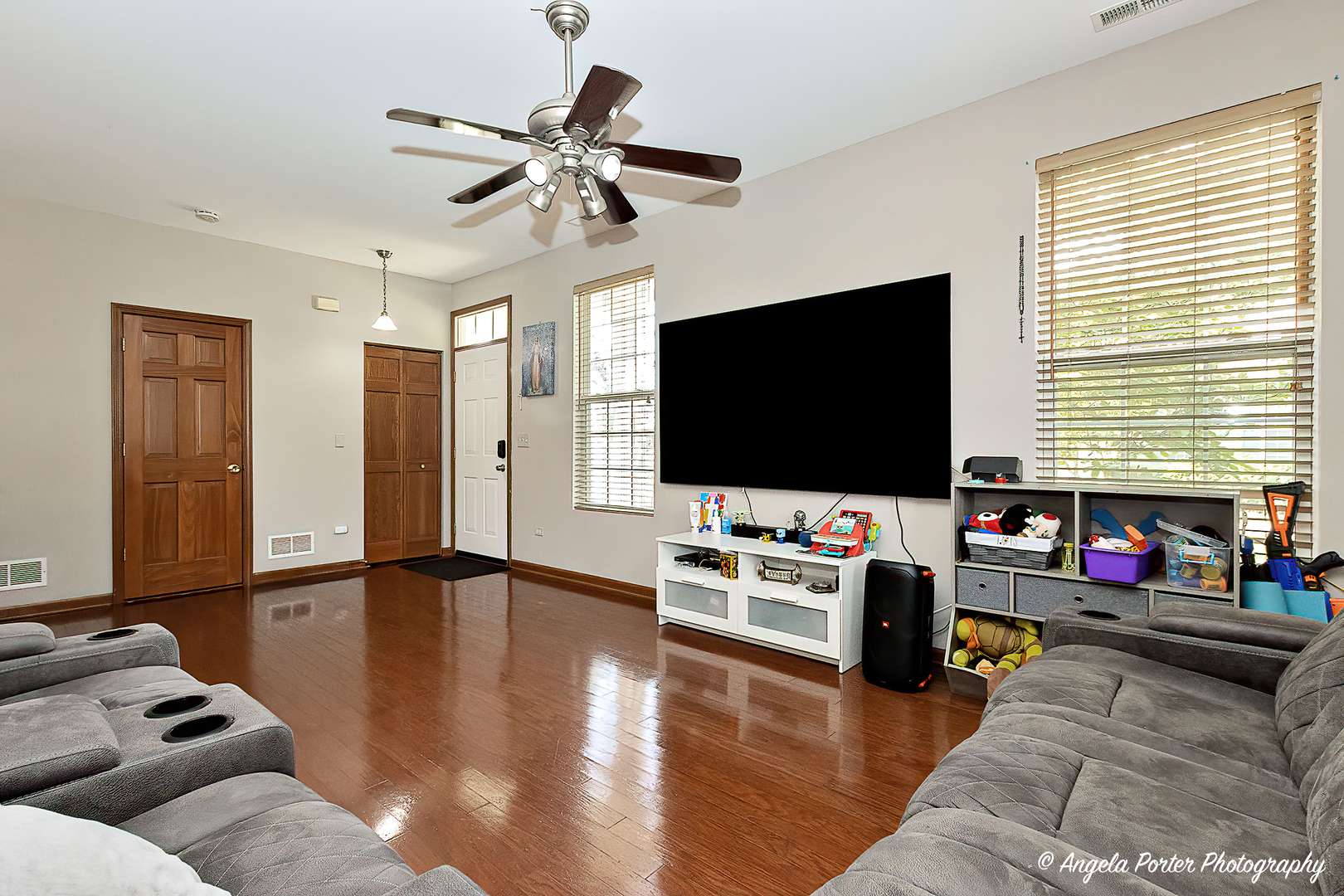 Round Lake, IL 60073,462 S Litchfield DR