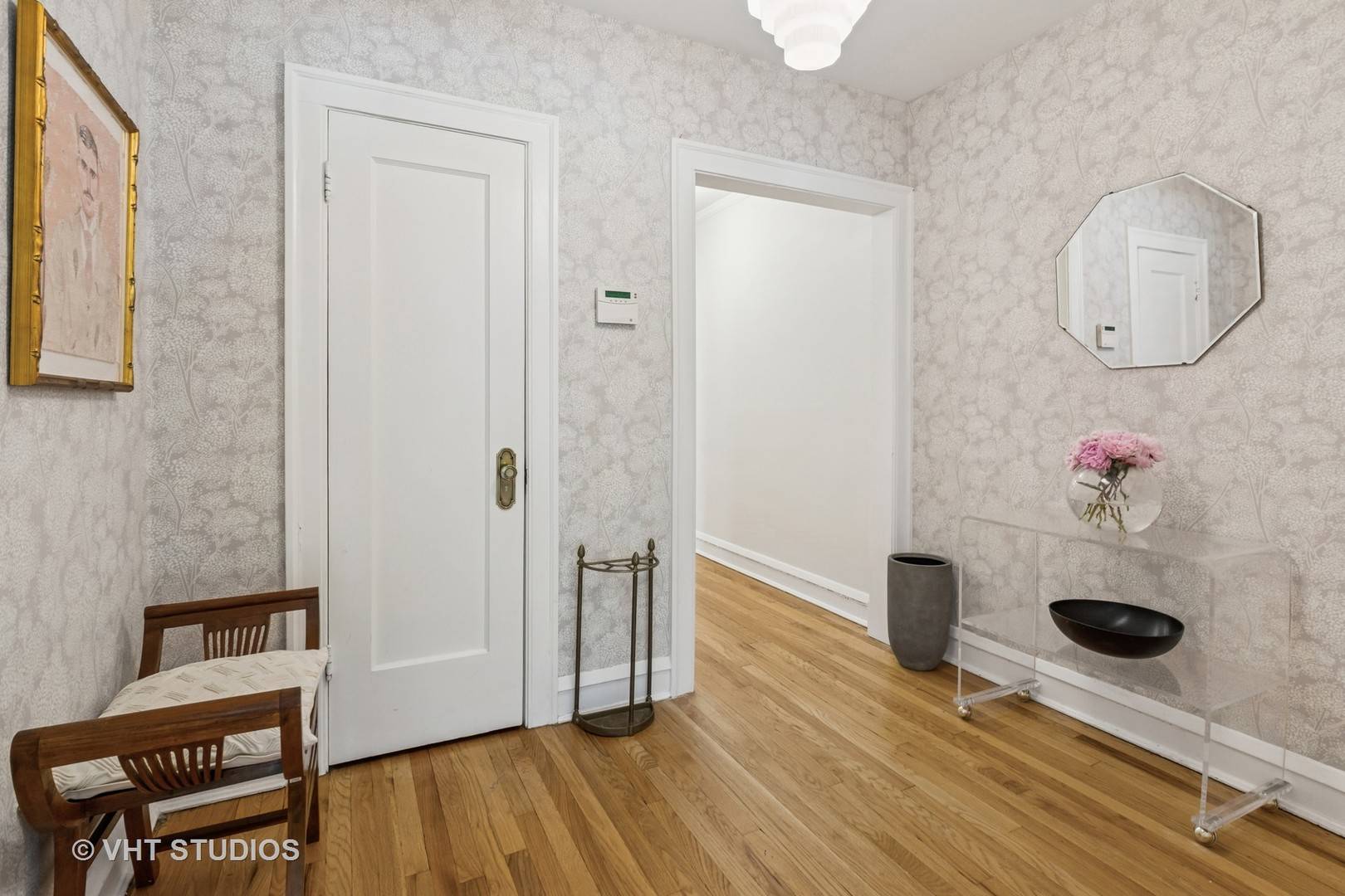 Evanston, IL 60202,542 Michigan AVE #1