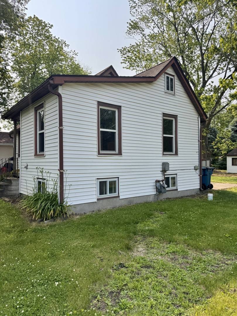 Pontiac, IL 61764,1202 E Water ST