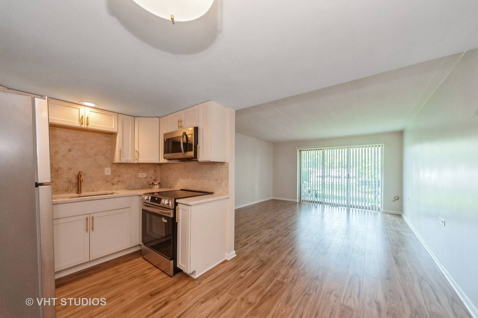 Wheeling, IL 60090,127 N Wolf RD #52A