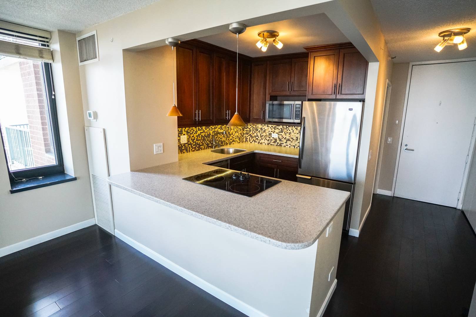 Chicago, IL 60613,3660 N LAKE SHORE DR #3503