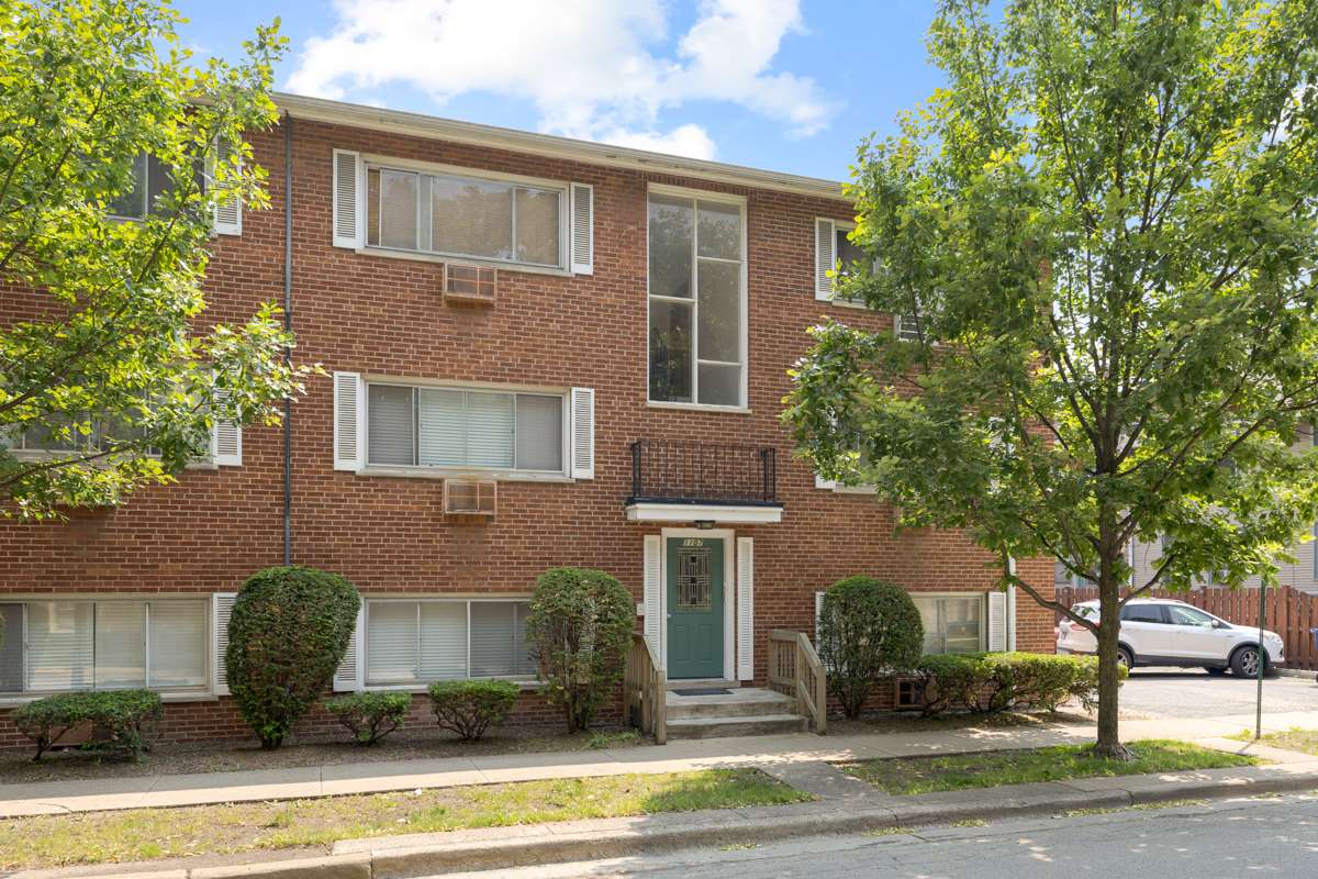 Oak Park, IL 60302,1107 Washington BLVD #2E