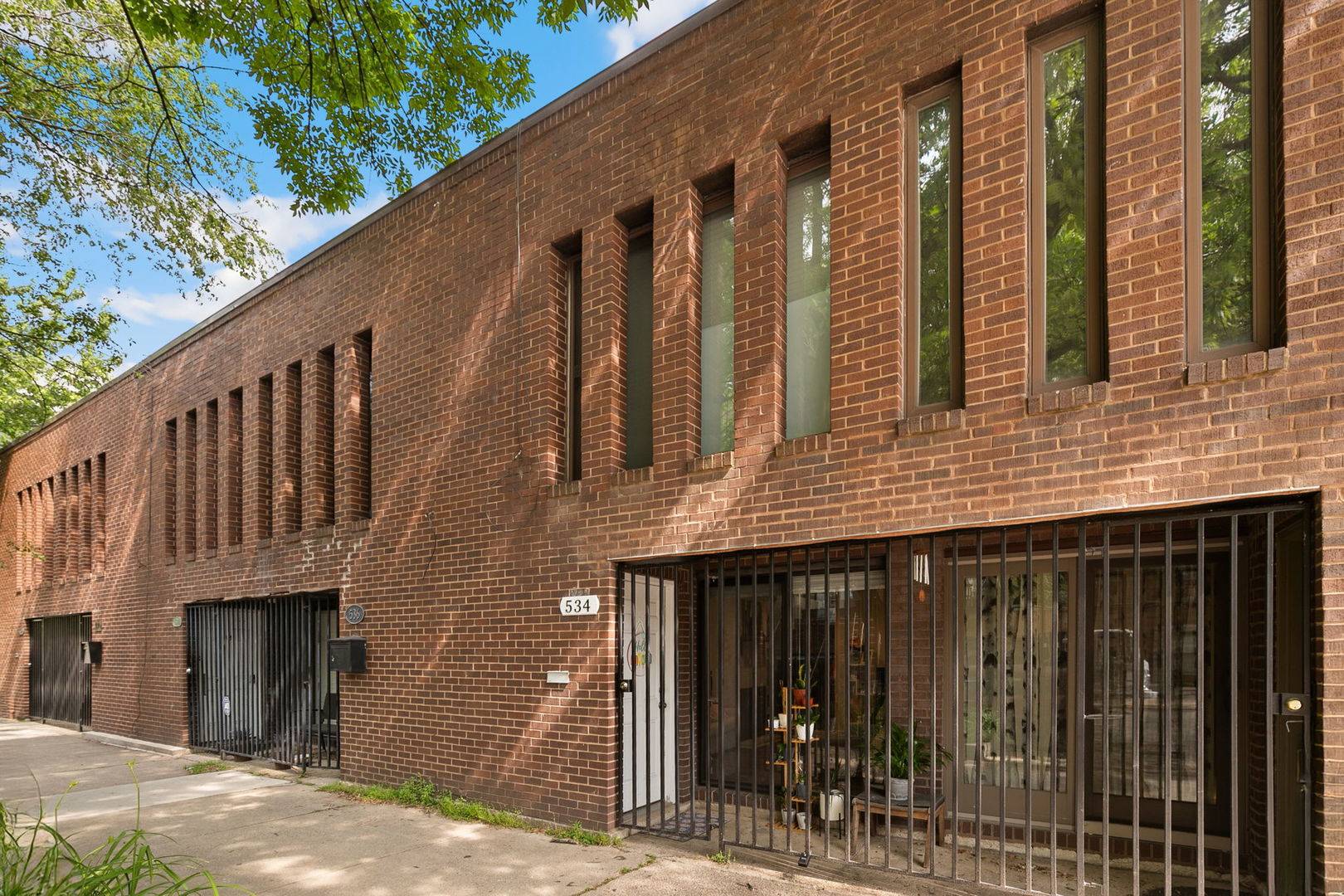 Chicago, IL 60614,534 W Eugenie ST