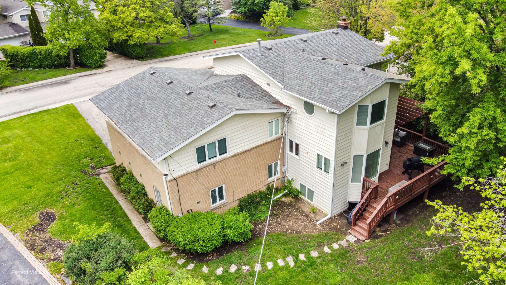 Deerfield, IL 60015,517 Appletree LN