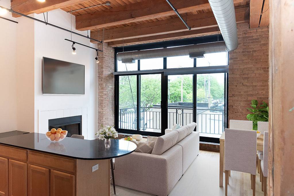 Chicago, IL 60607,1250 W Van Buren ST #202
