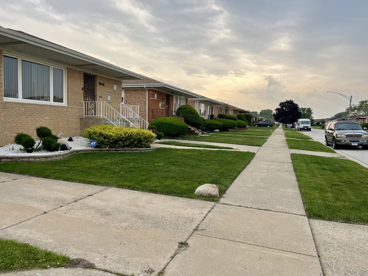 Calumet City, IL 60409,327 Marquette AVE