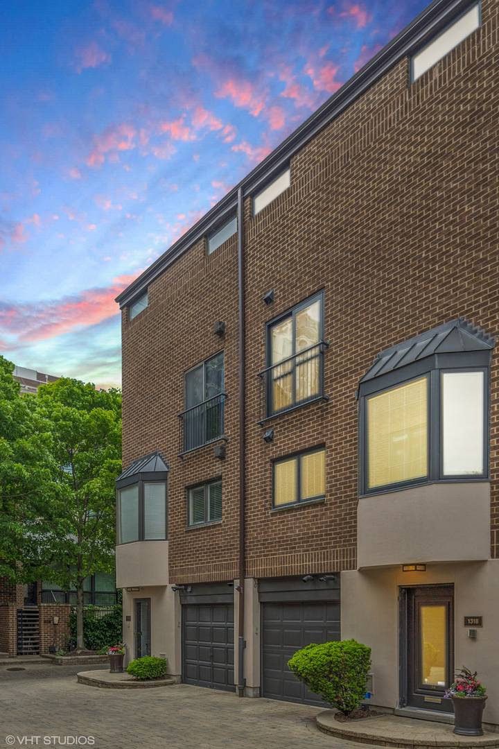 Chicago, IL 60610,1318 N SUTTON PL