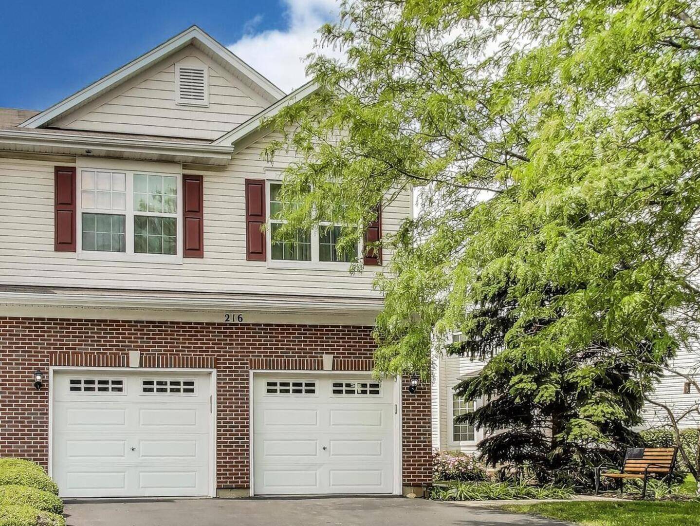 Romeoville, IL 60446,216 S Oak Creek LN
