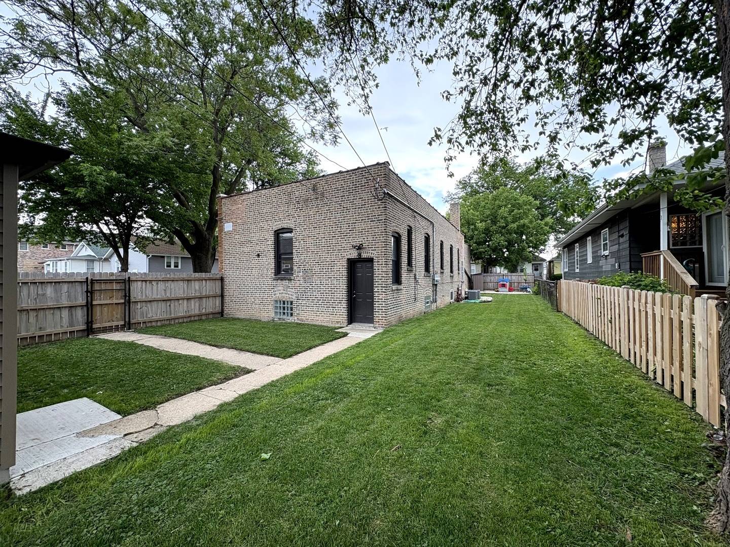 Chicago, IL 60641,5257 W Eddy ST #2