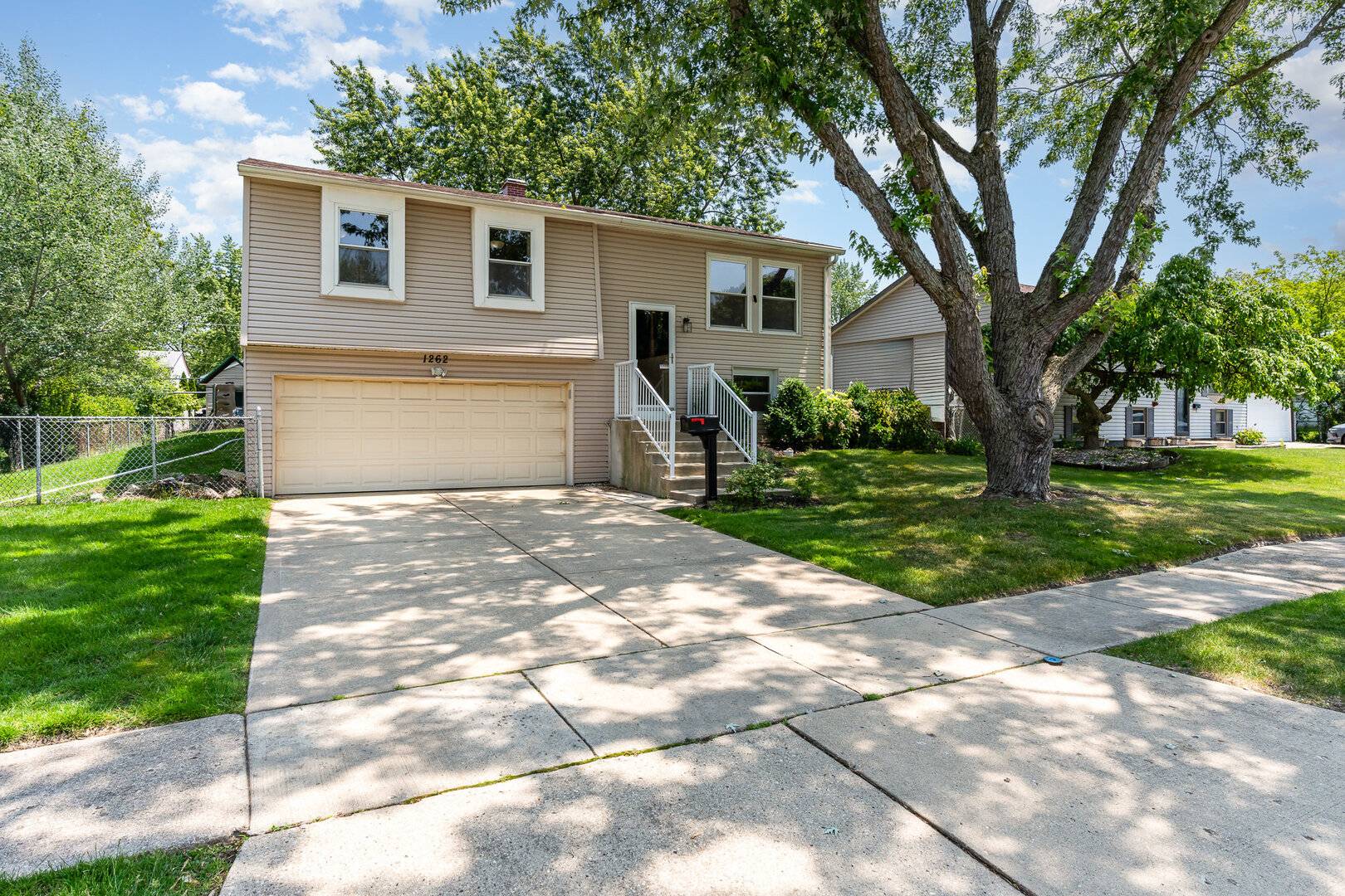 Streamwood, IL 60107,1262 N Kennedy DR