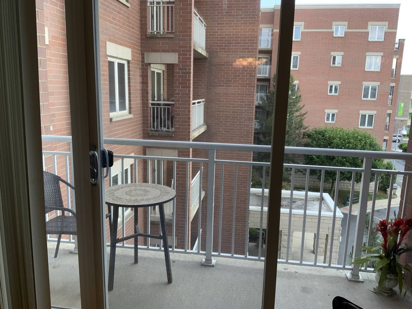Chicago, IL 60707,6560 W Diversey AVE #417