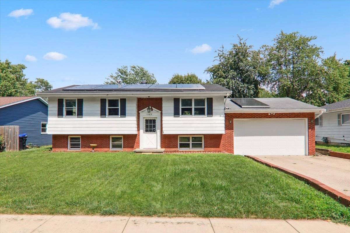 Bloomington, IL 61704,1209 Gettysburg DR