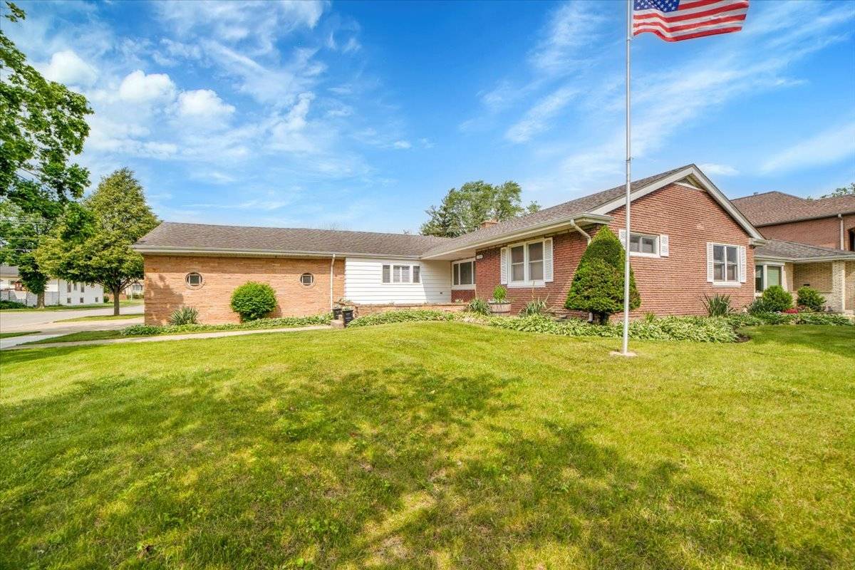 Melrose Park, IL 60160,1303 Rice ST