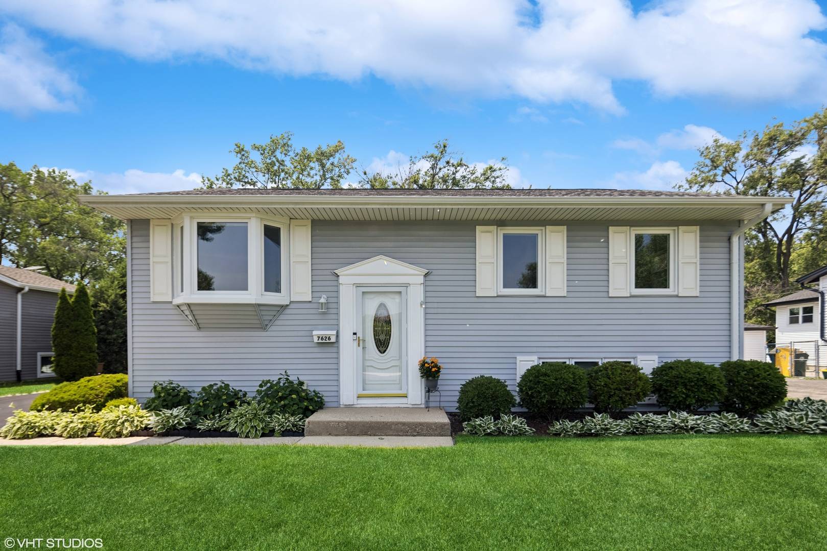 Woodridge, IL 60517,7626 Deerfield AVE