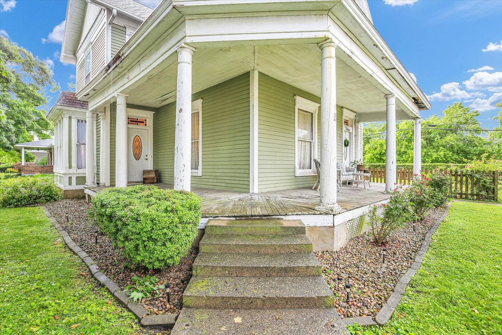 Newman, IL 61942,201 W Yates