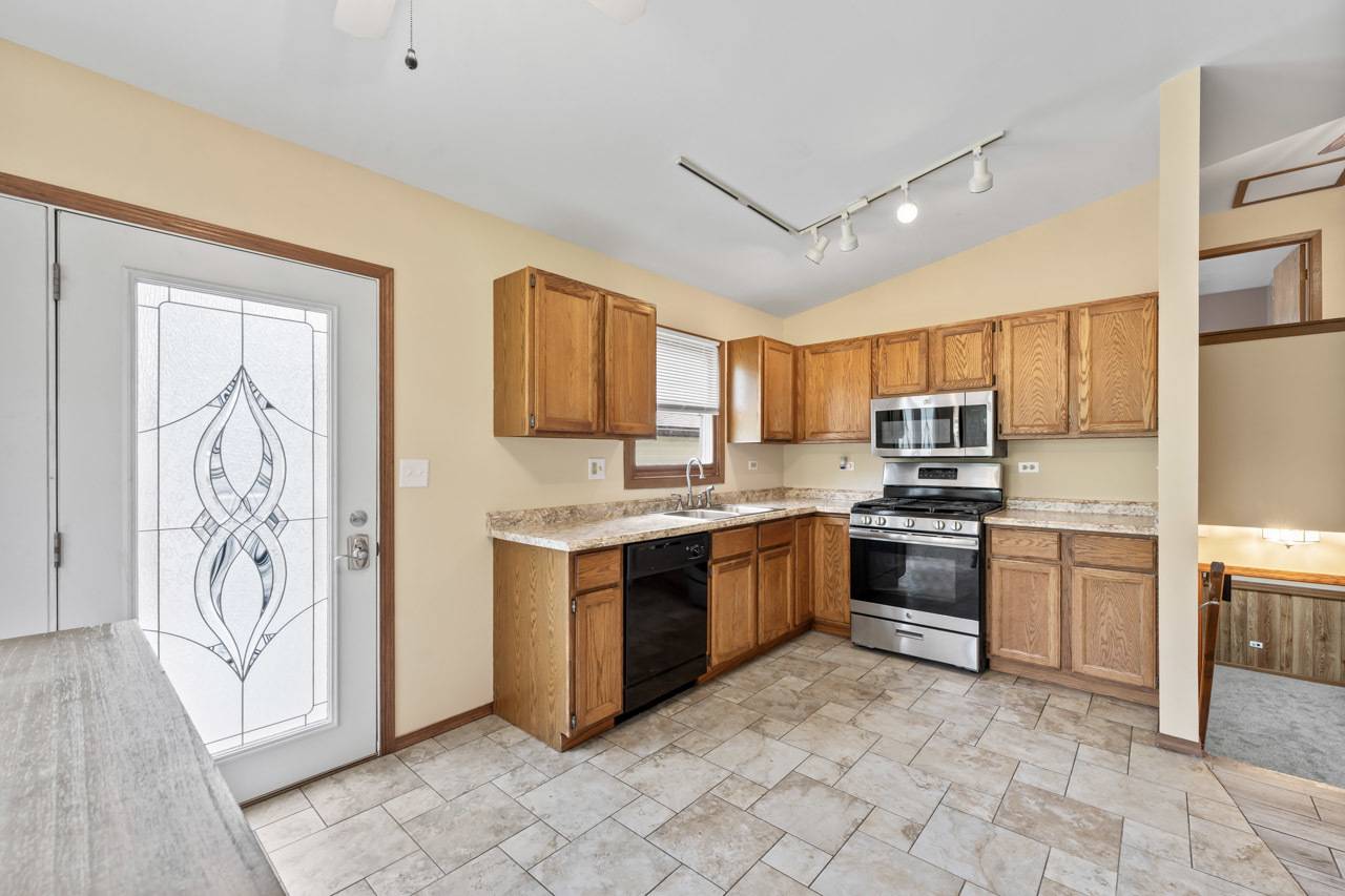 Zion, IL 60099,1813 Galilee AVE