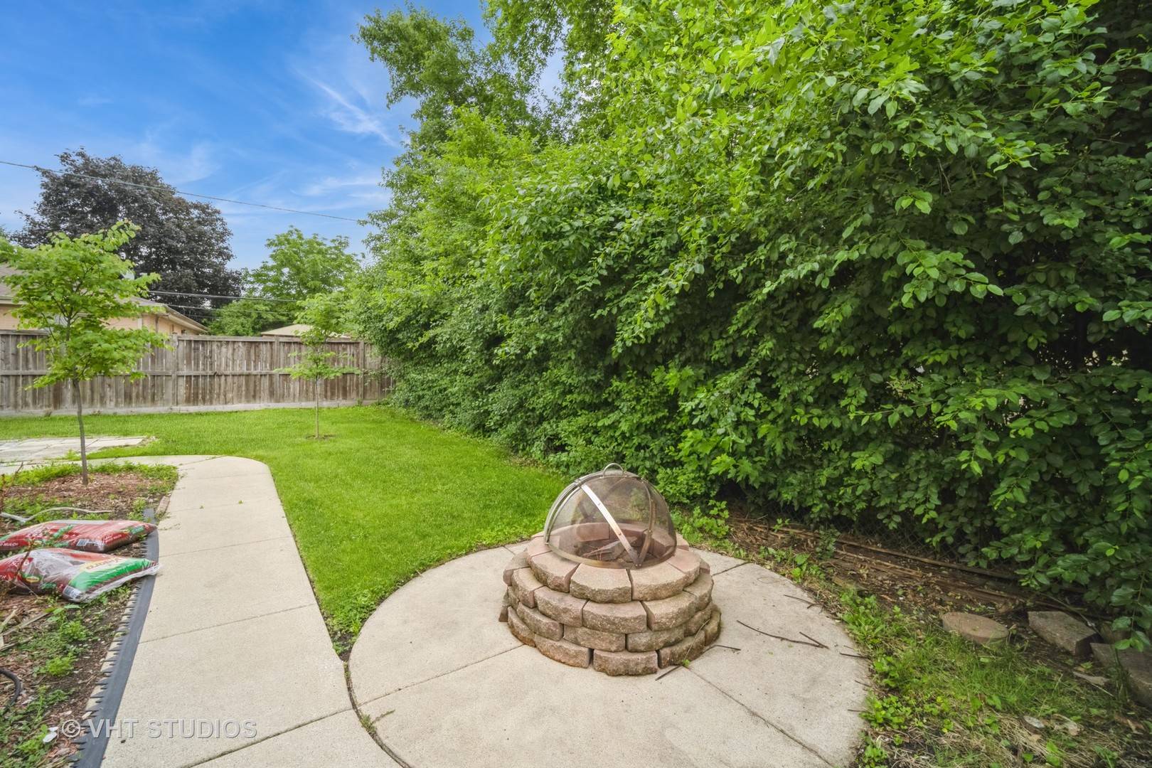 Glenview, IL 60025,135 Flora AVE