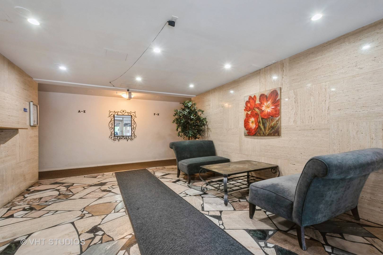 Evanston, IL 60202,200 Ridge AVE #2C
