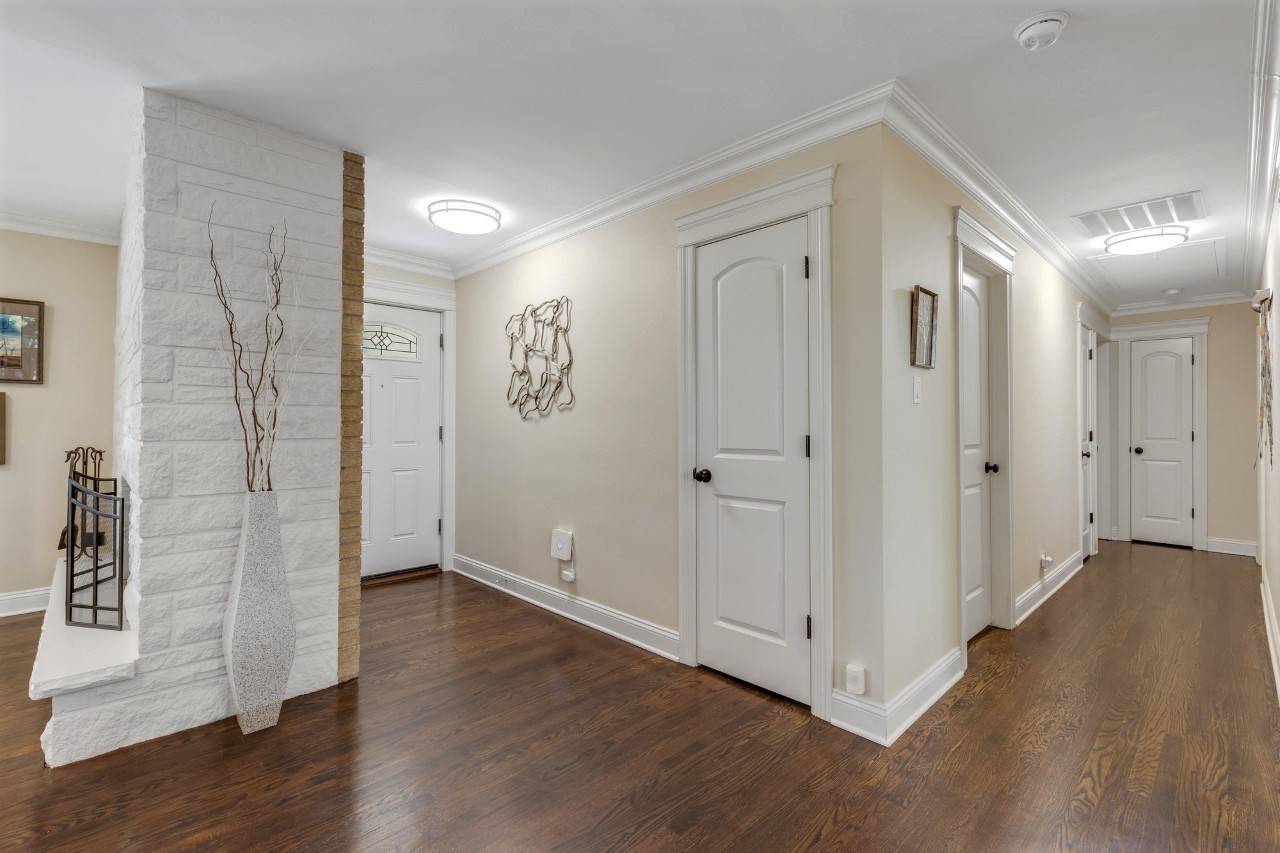 Glen Ellyn, IL 60137,23W050 Hackberry DR
