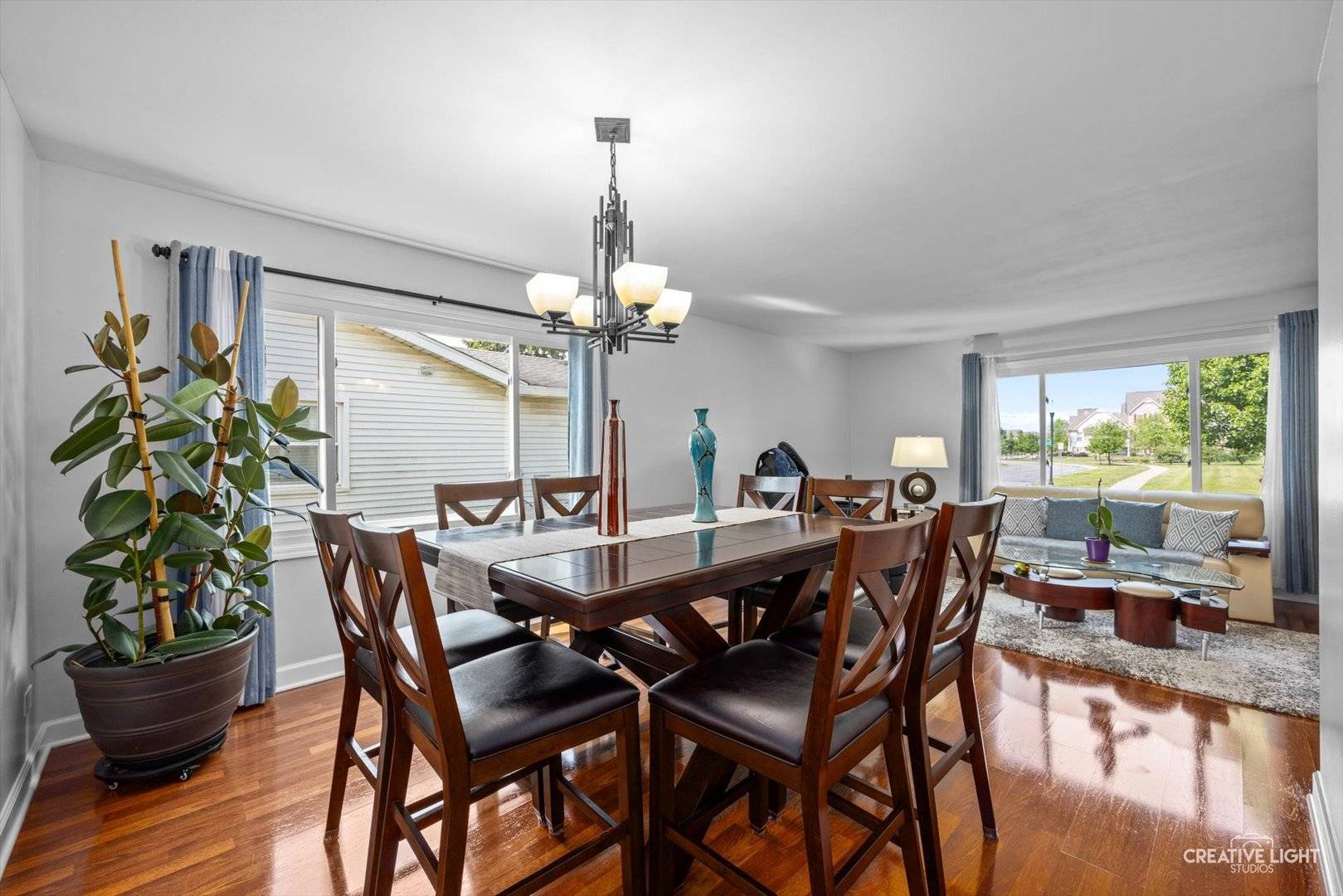 Carol Stream, IL 60188,209 Surrey DR