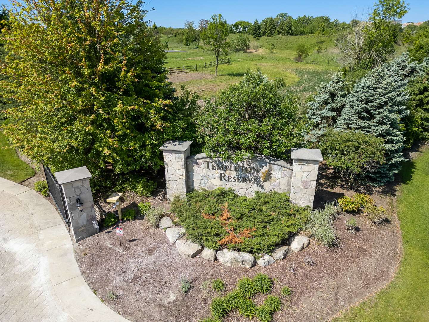 Oak Brook, IL 60523,5 TEMPLETON DR