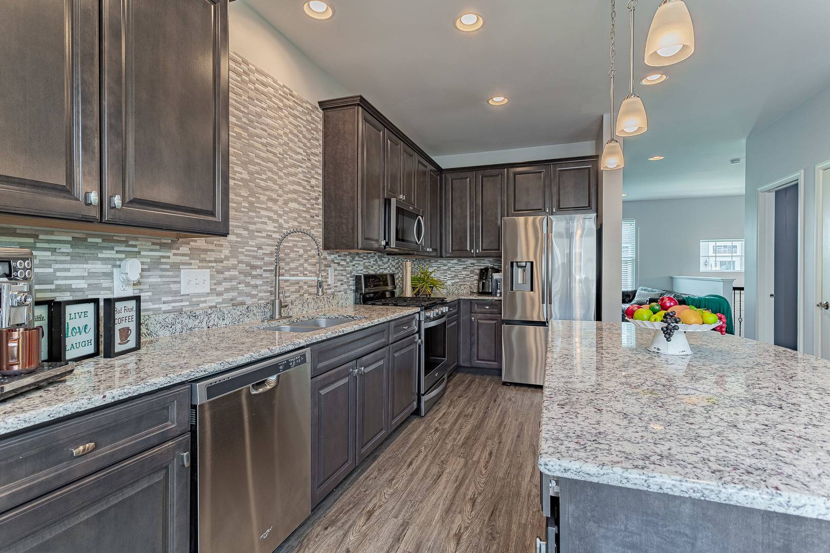 South Elgin, IL 60177,1609 Deer Pointe DR #1609