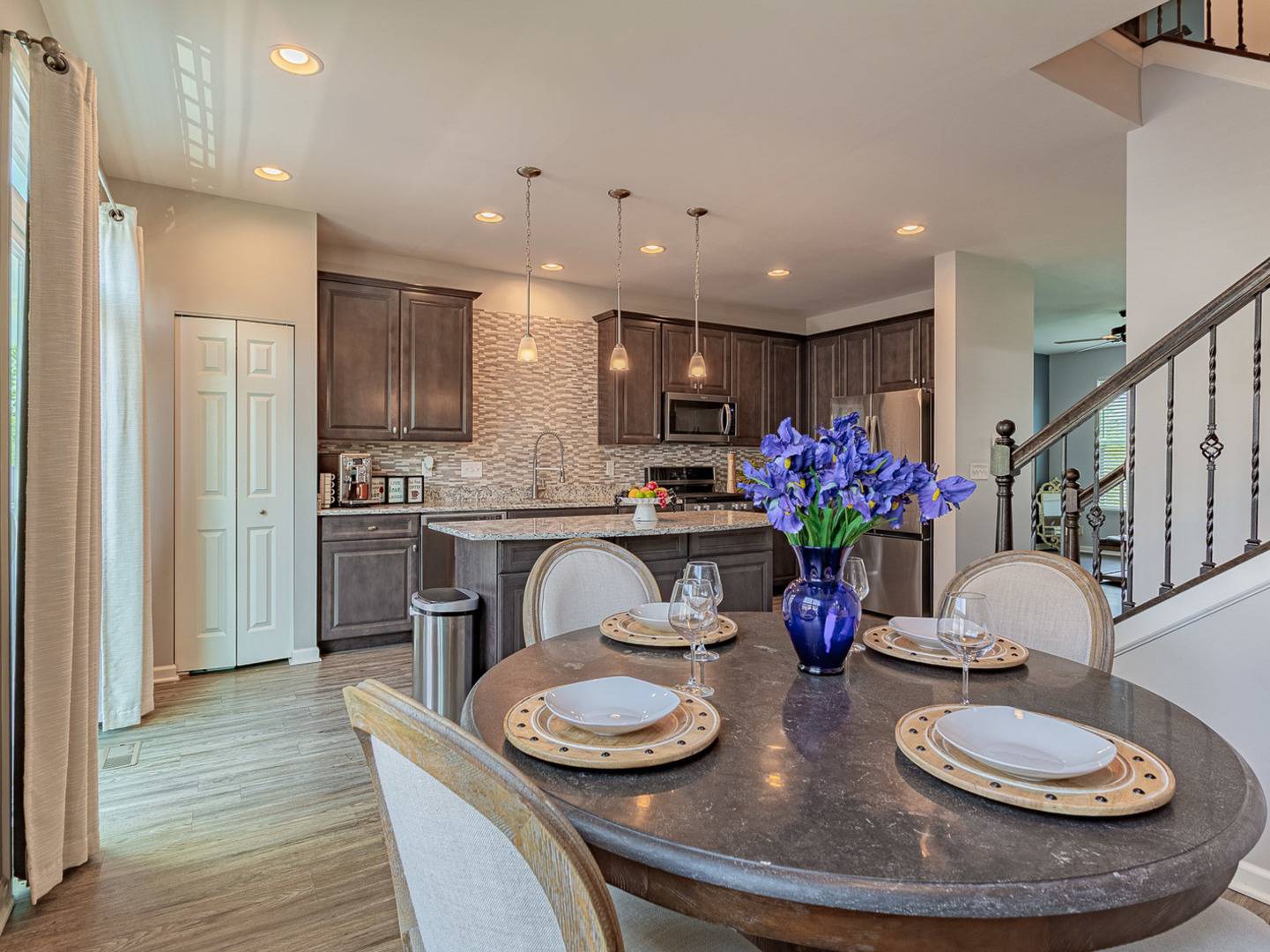 South Elgin, IL 60177,1609 Deer Pointe DR #1609
