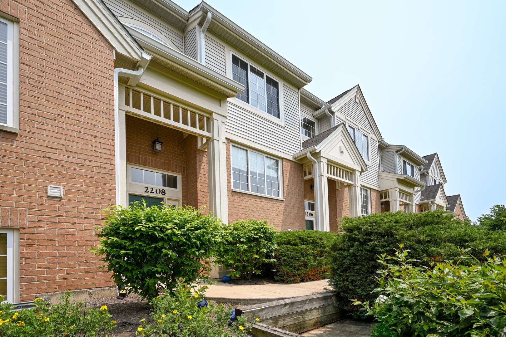 Addison, IL 60101,2208 W Concord LN