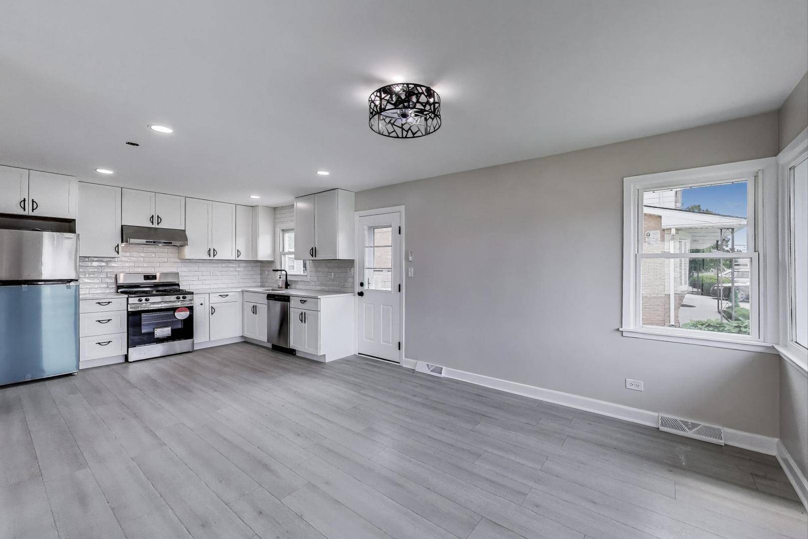 Niles, IL 60714,8433 W Betty TER W