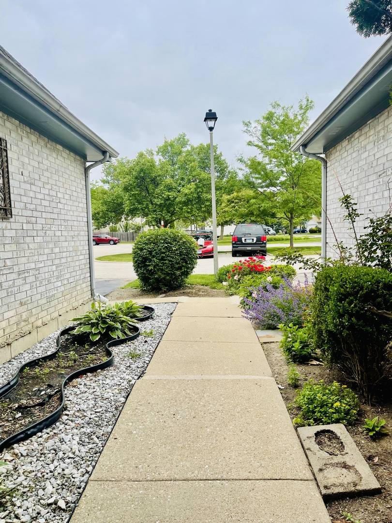 Gurnee, IL 60031,1506 Fernwood CT