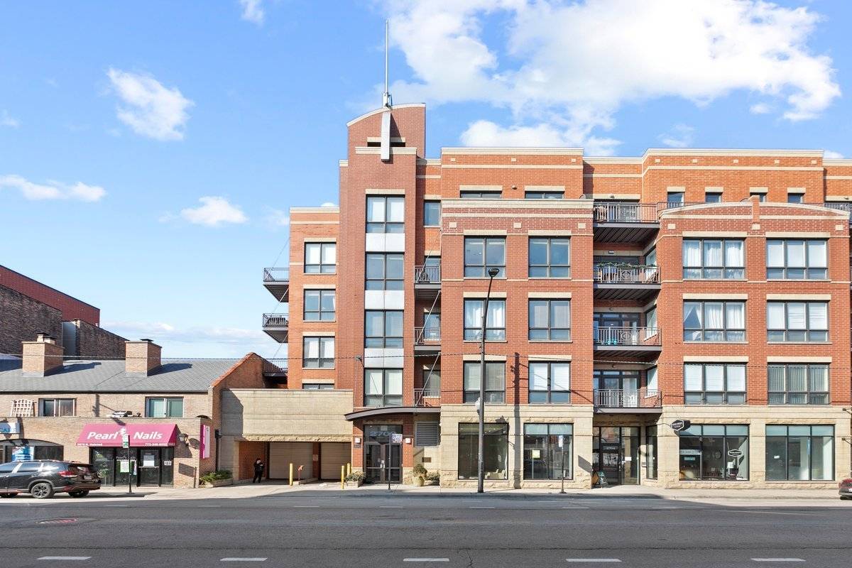 Chicago, IL 60614,2700 N Halsted ST #201