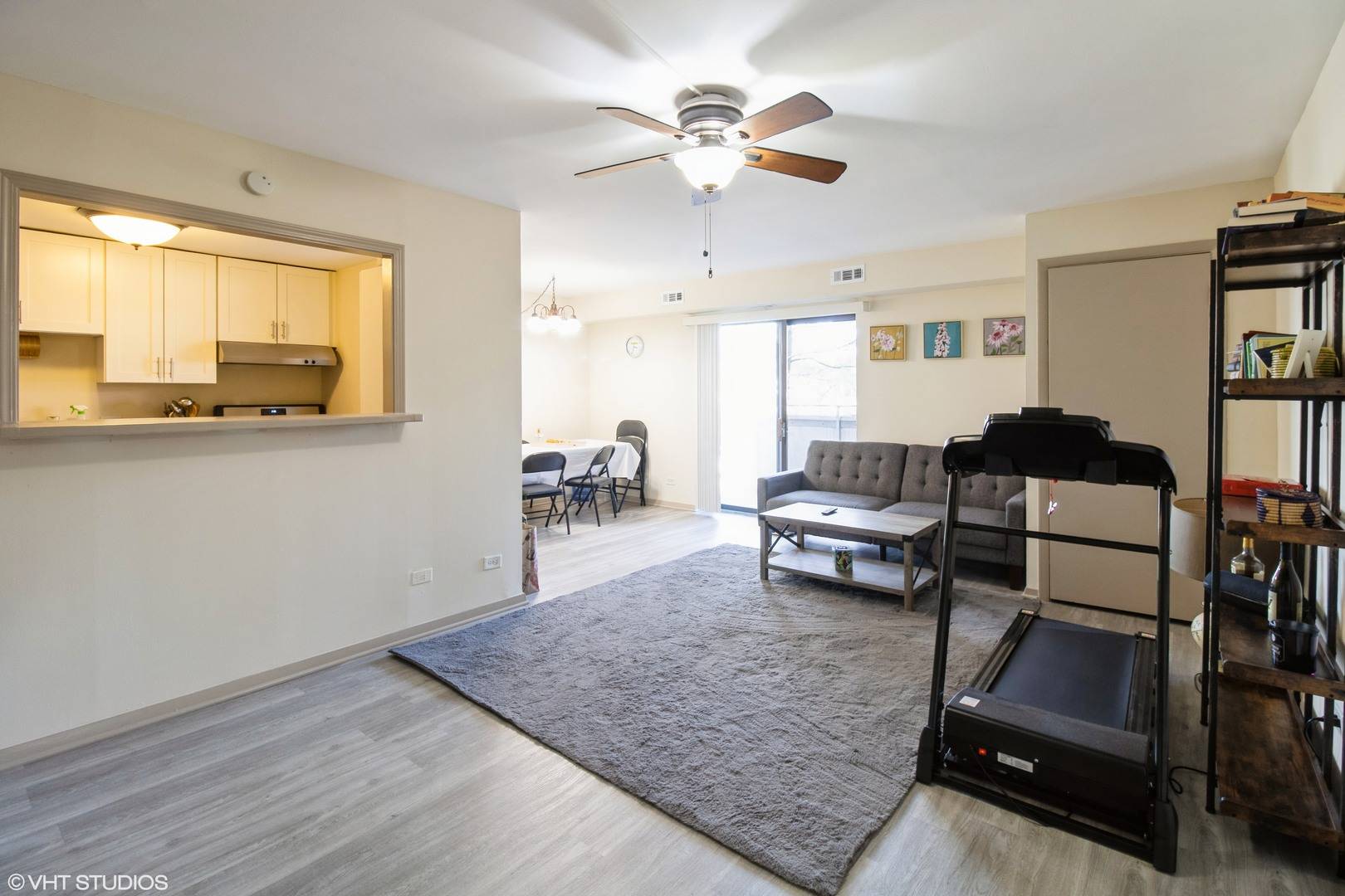 Schaumburg, IL 60193,1460 Fairlane DR #226