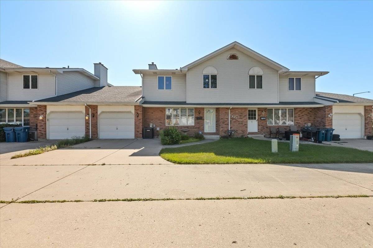 Crest Hill, IL 60403,1401 N Rock Run DR #F