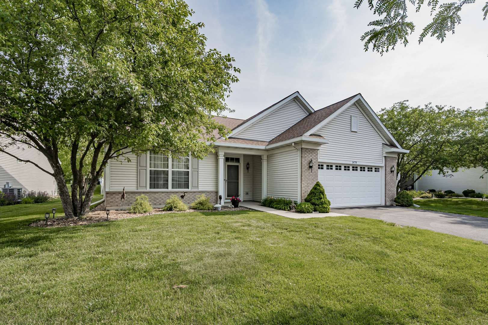 Romeoville, IL 60446,1478 W Flint LN