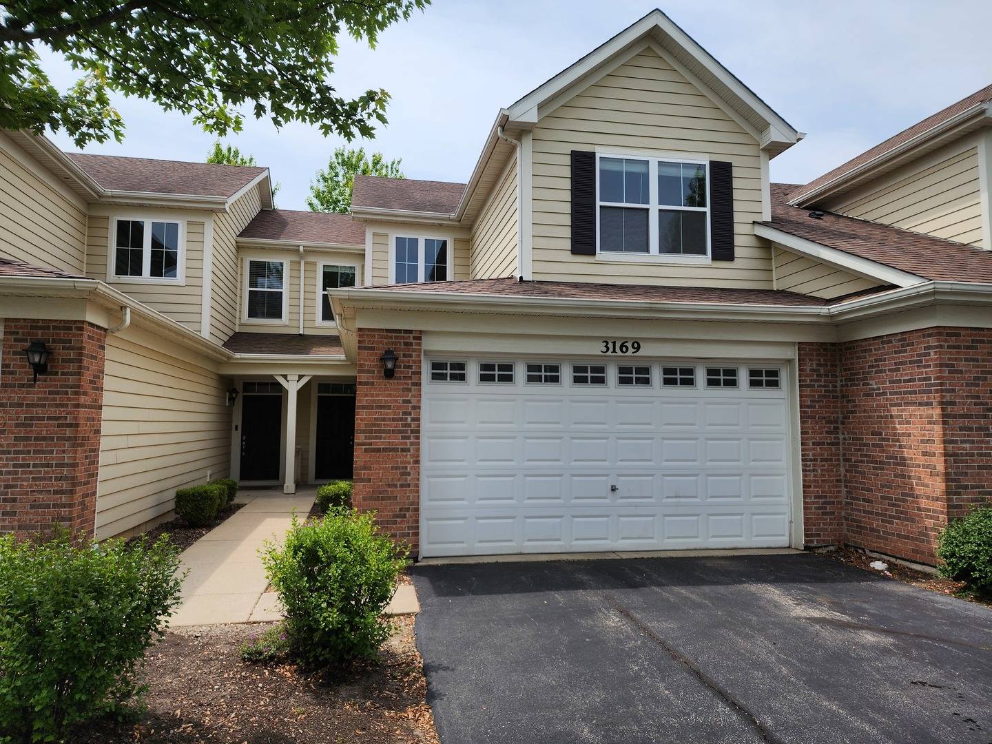 Elgin, IL 60124,3169 Pearl ST