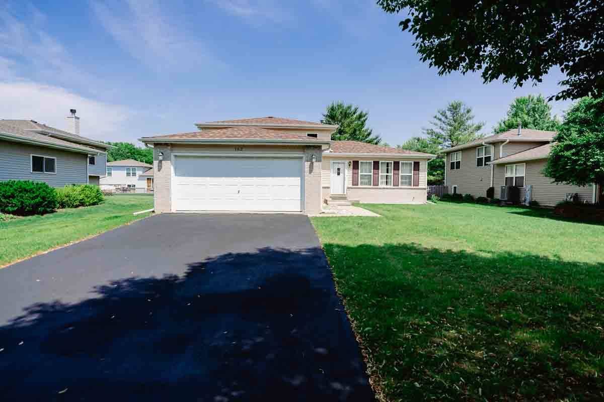 Bolingbrook, IL 60490,162 Steamboat LN