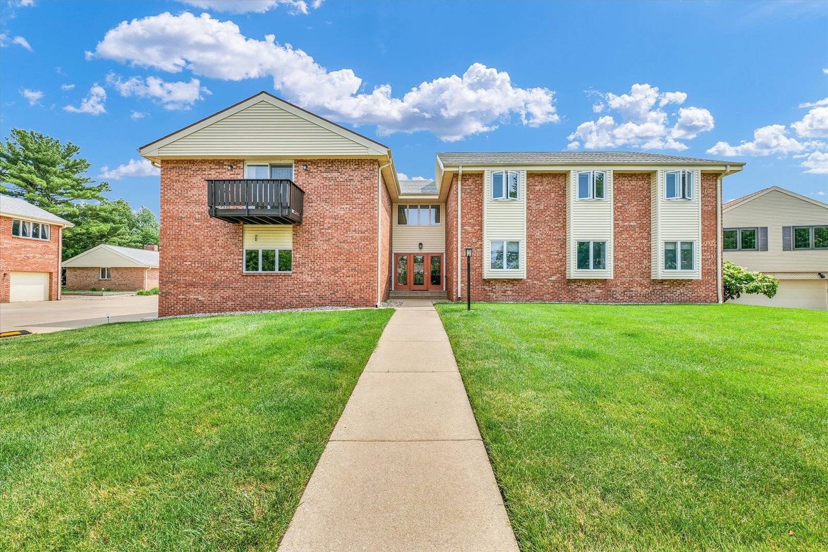 Champaign, IL 61822,8 Fields E #8