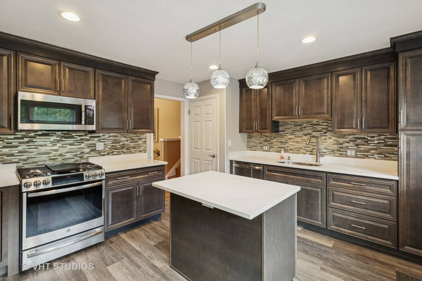 Glen Ellyn, IL 60137,53 N Main ST