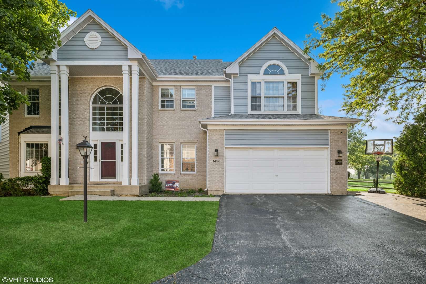 Hoffman Estates, IL 60169,1456 Della DR