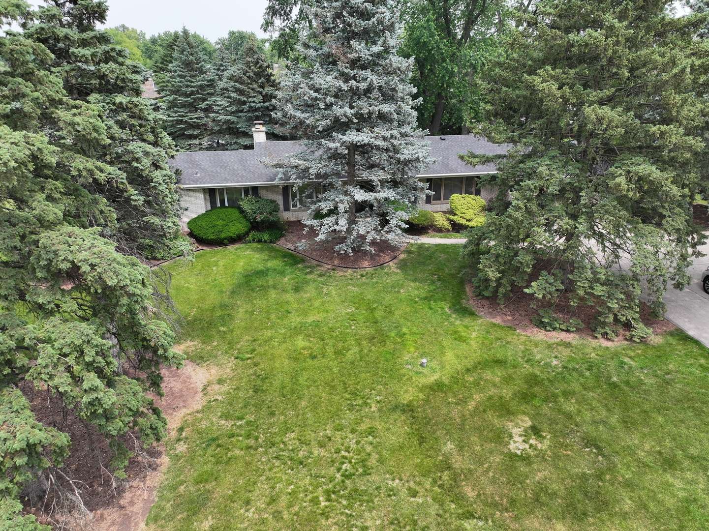 Glen Ellyn, IL 60137,305 S Lambert RD