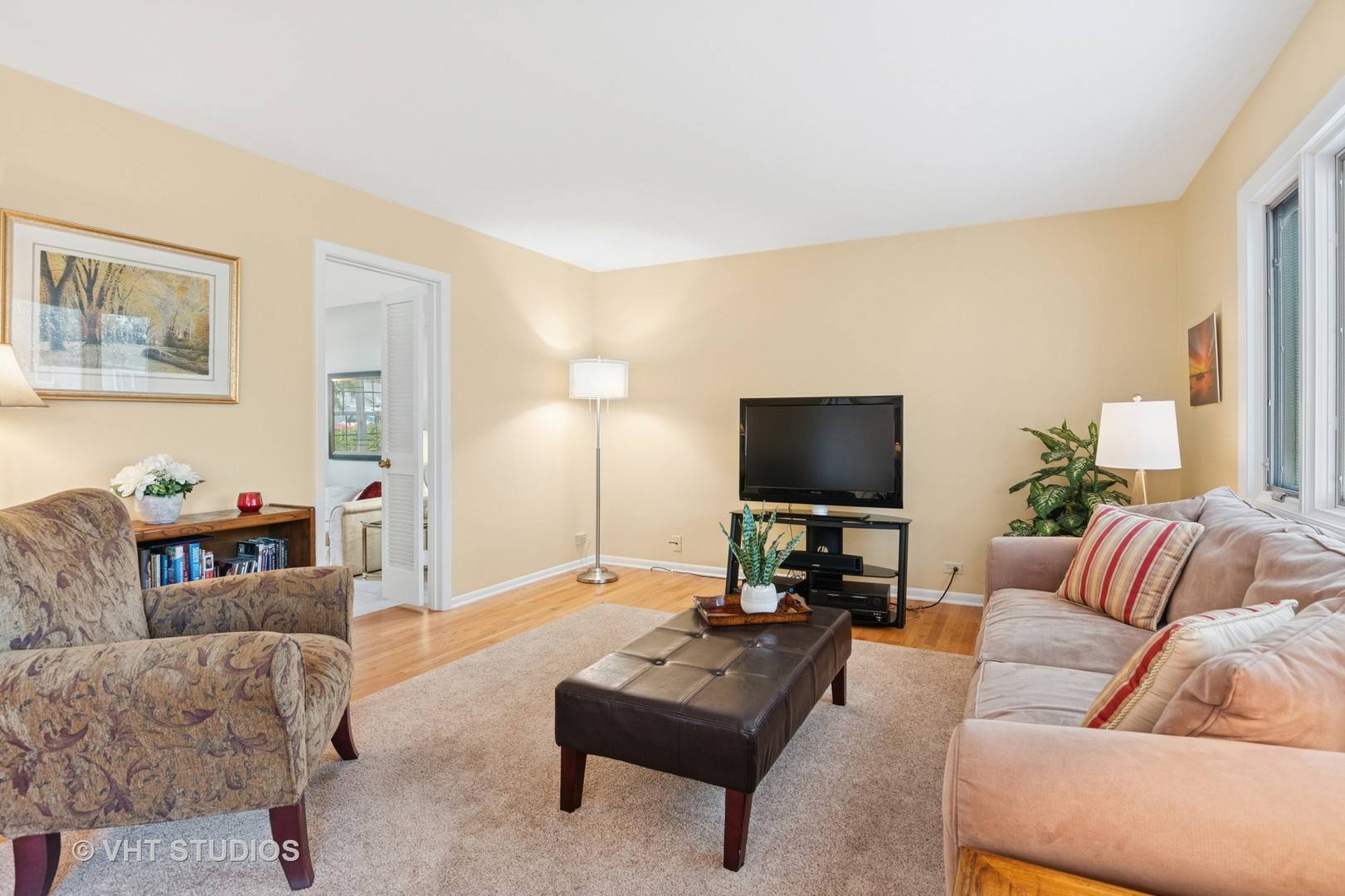 Elk Grove Village, IL 60007,566 Northampton CIR