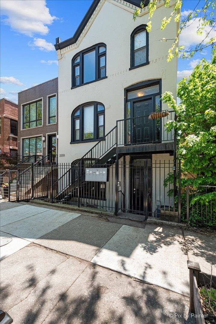 Chicago, IL 60647,2233 W Shakespeare AVE #1F