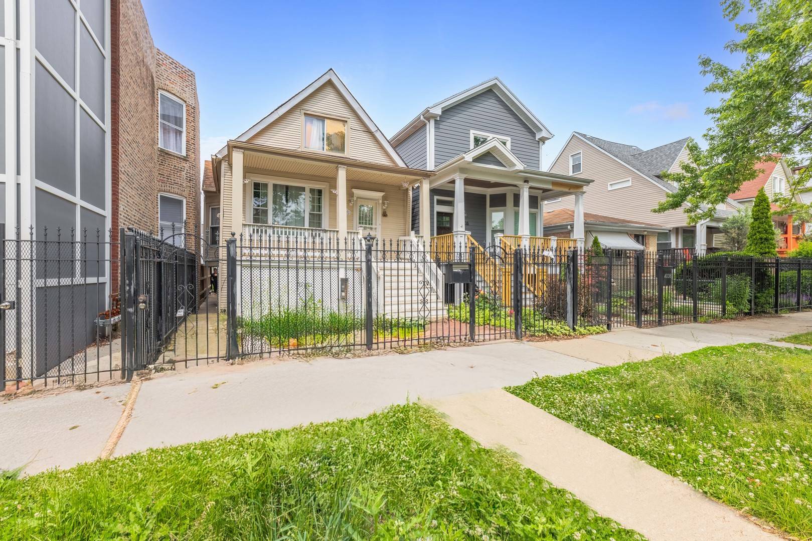 Chicago, IL 60618,4036 N Bernard ST