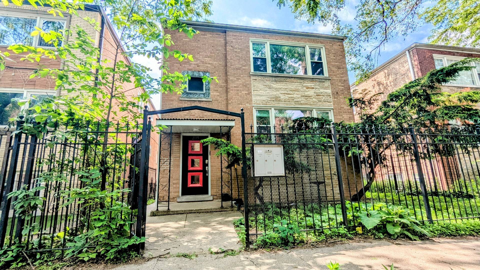 Chicago, IL 60659,2115 W Granville AVE #2