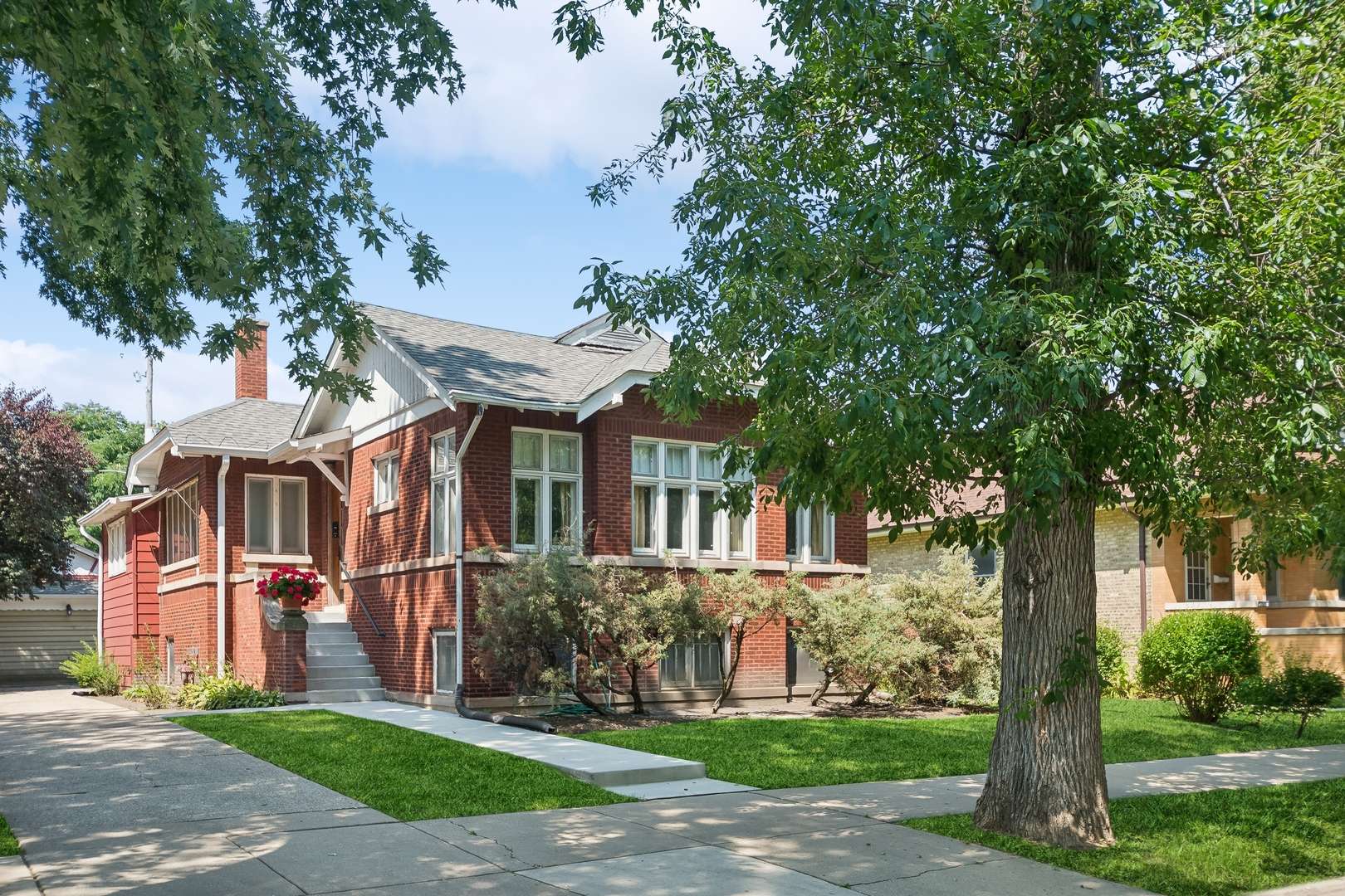 Chicago, IL 60618,3622 N Avers AVE