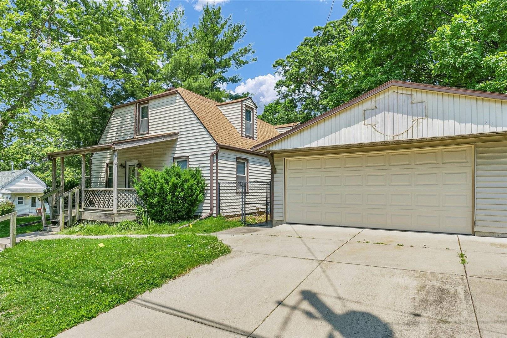 Heyworth, IL 61745,102 E Pease ST