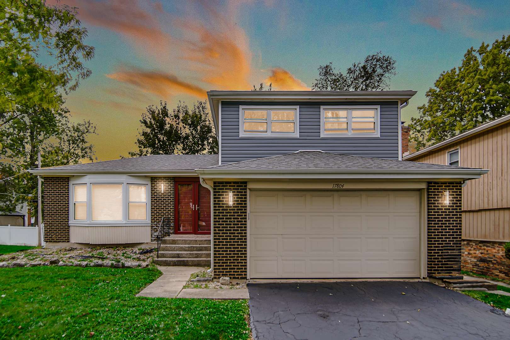 Hazel Crest, IL 60429,17804 Pebblewood LN