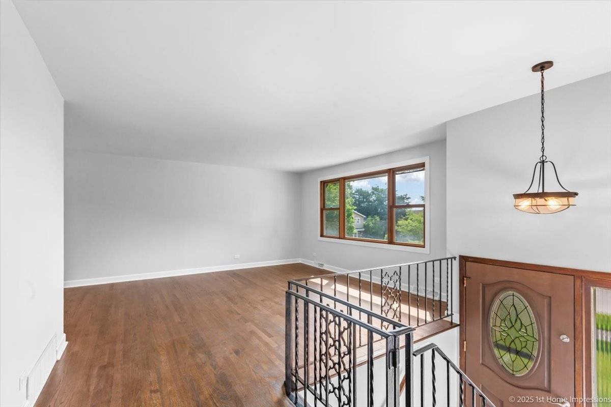 Hickory Hills, IL 60457,8826 Willow RD