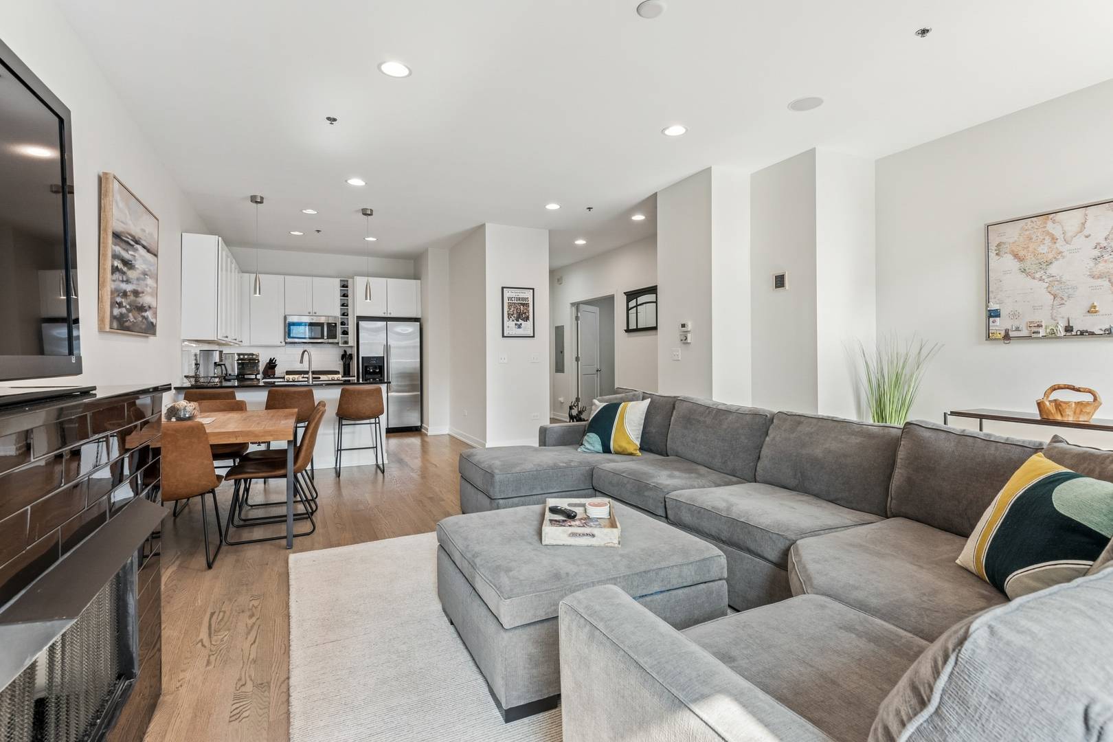 Chicago, IL 60654,150 W Superior ST #1103