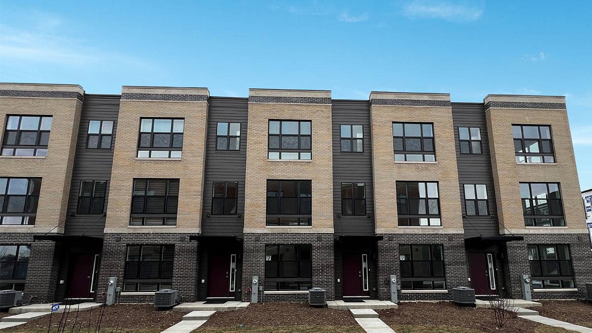 Lombard, IL 60148,361 Summit CIR